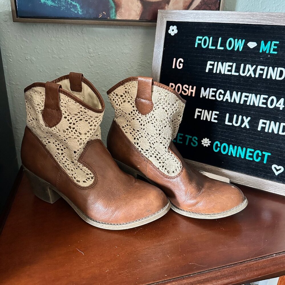 Mudd Crochet Slouch Pull On Ankle Booties - GUC